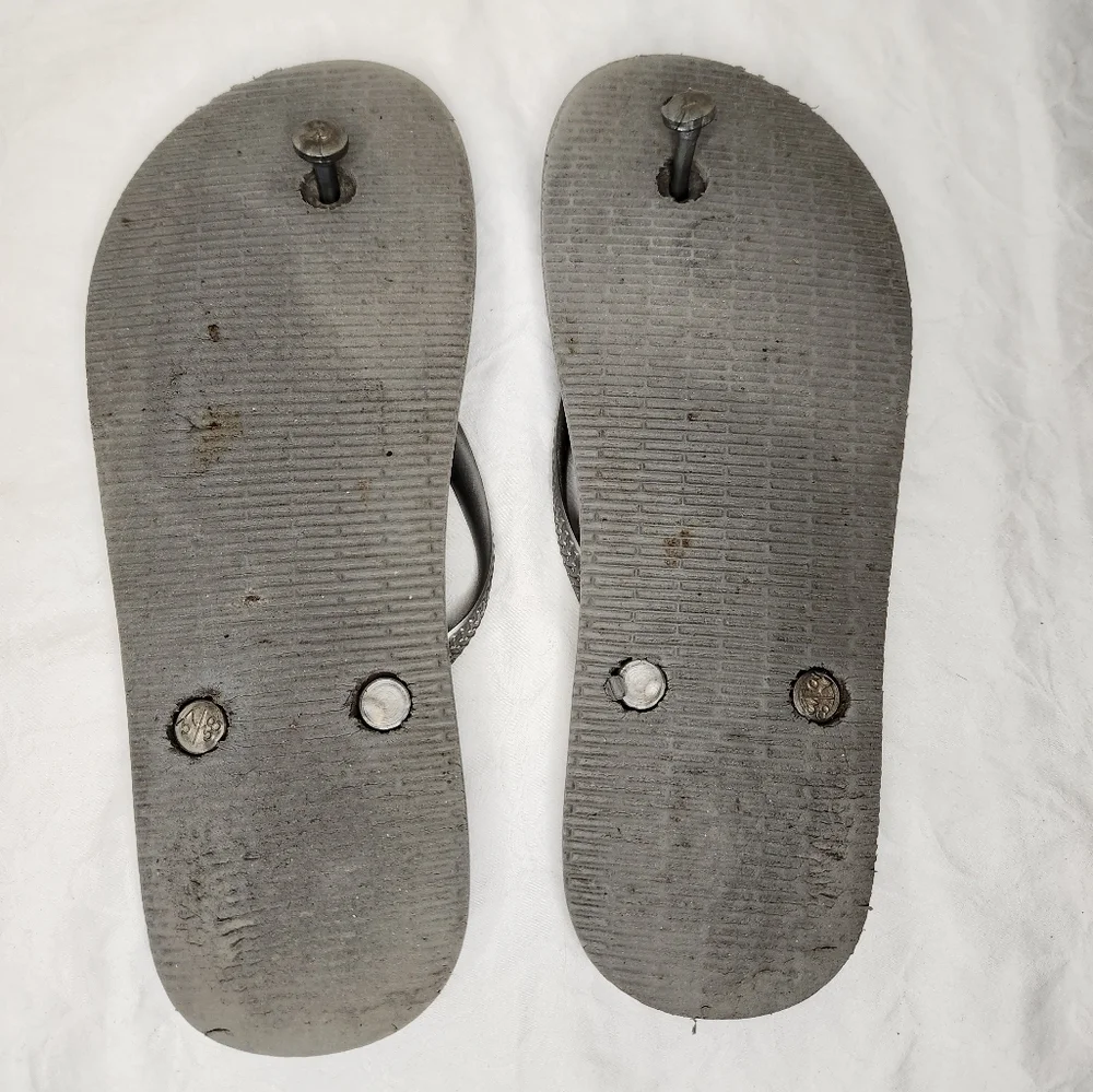 2 Pairs Flip Flop Sandals - Picture 4 of 13
